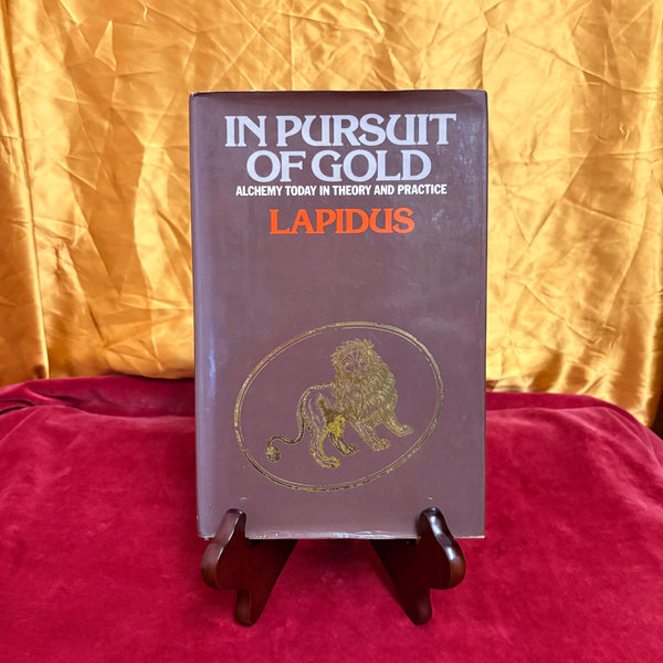 In Pursuit of Gold by Lapidus by Stephen Skinner